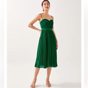 NWT Love Bonito Padded Pleated Dress in Emerald Green